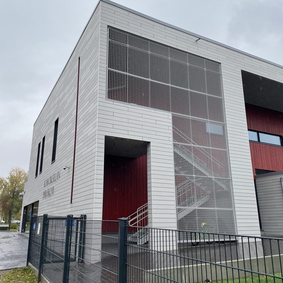 concrete skin & öko skin | Kaivokselan koulu